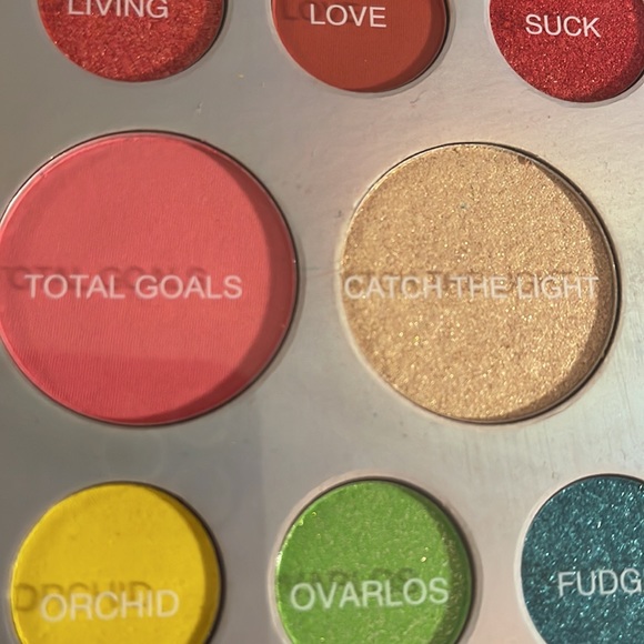 🎈SALE🎈🎀#55.MAKEUP XXL67-COLOR RED EYESHADOW PALETTE🎀 - Picture 11 of 17